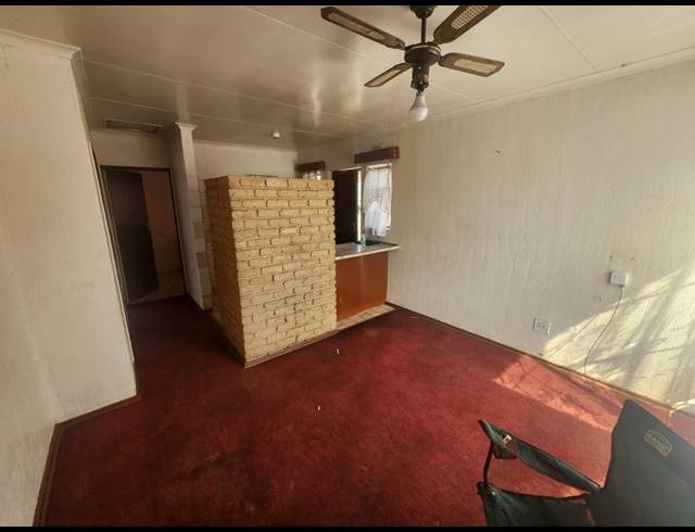 2 BEDROOM HOUSE FOR SALE IN MOHLAKENG